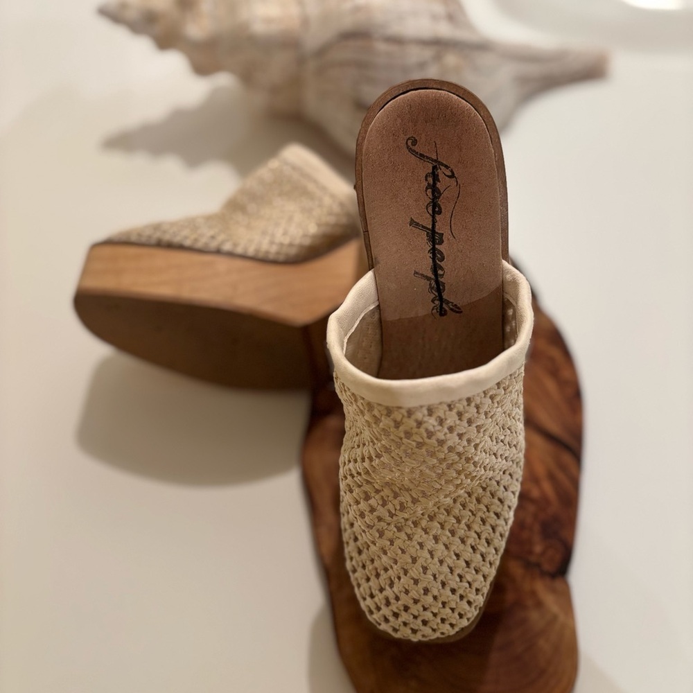 Free People Coastal‑Chic Woven Mules | Wood Heel Boho Slip‑Ons - Picture 4 of 9